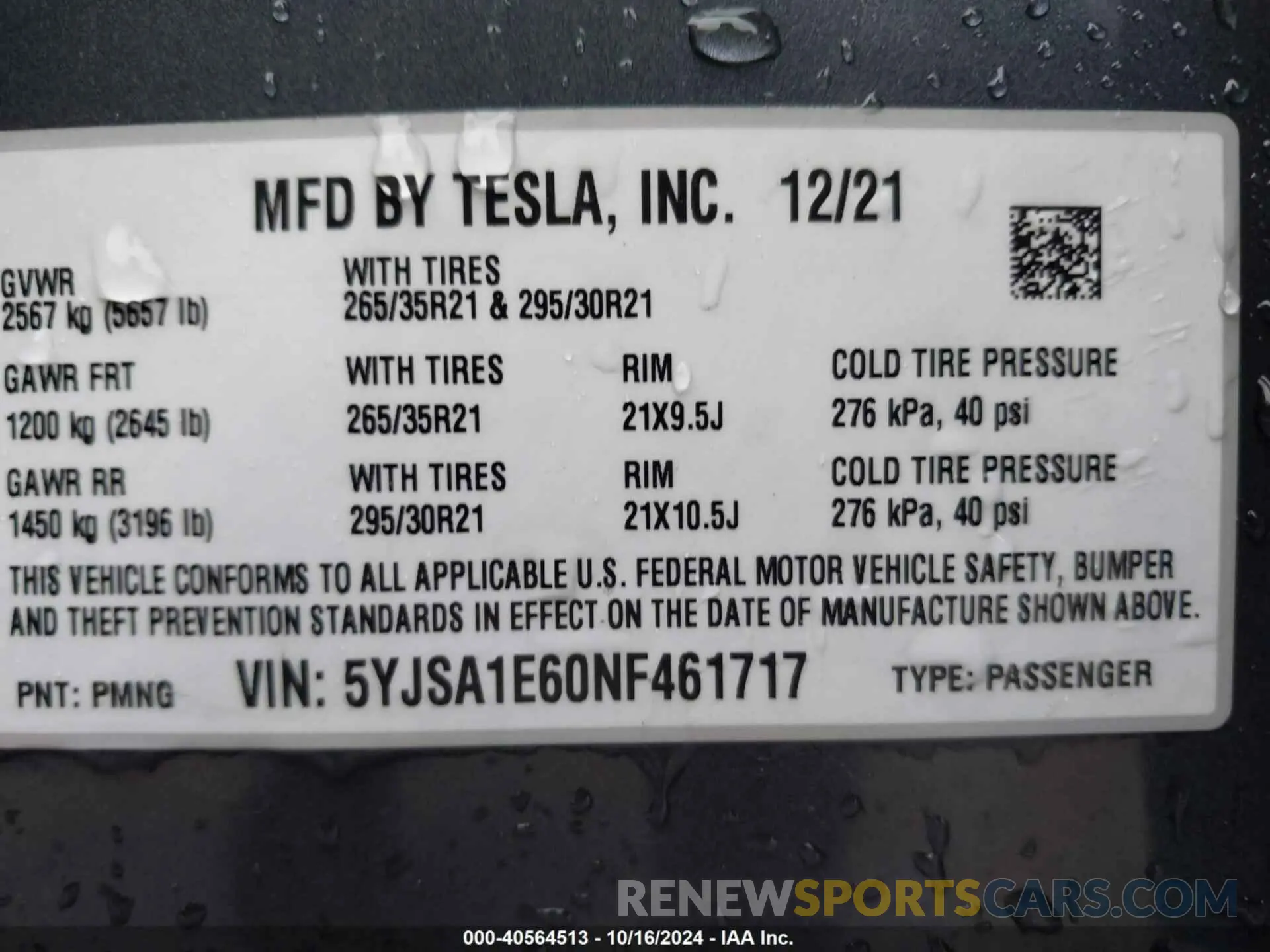 9 Photograph of a damaged car 5YJSA1E60NF461717 TESLA MODEL S 2022