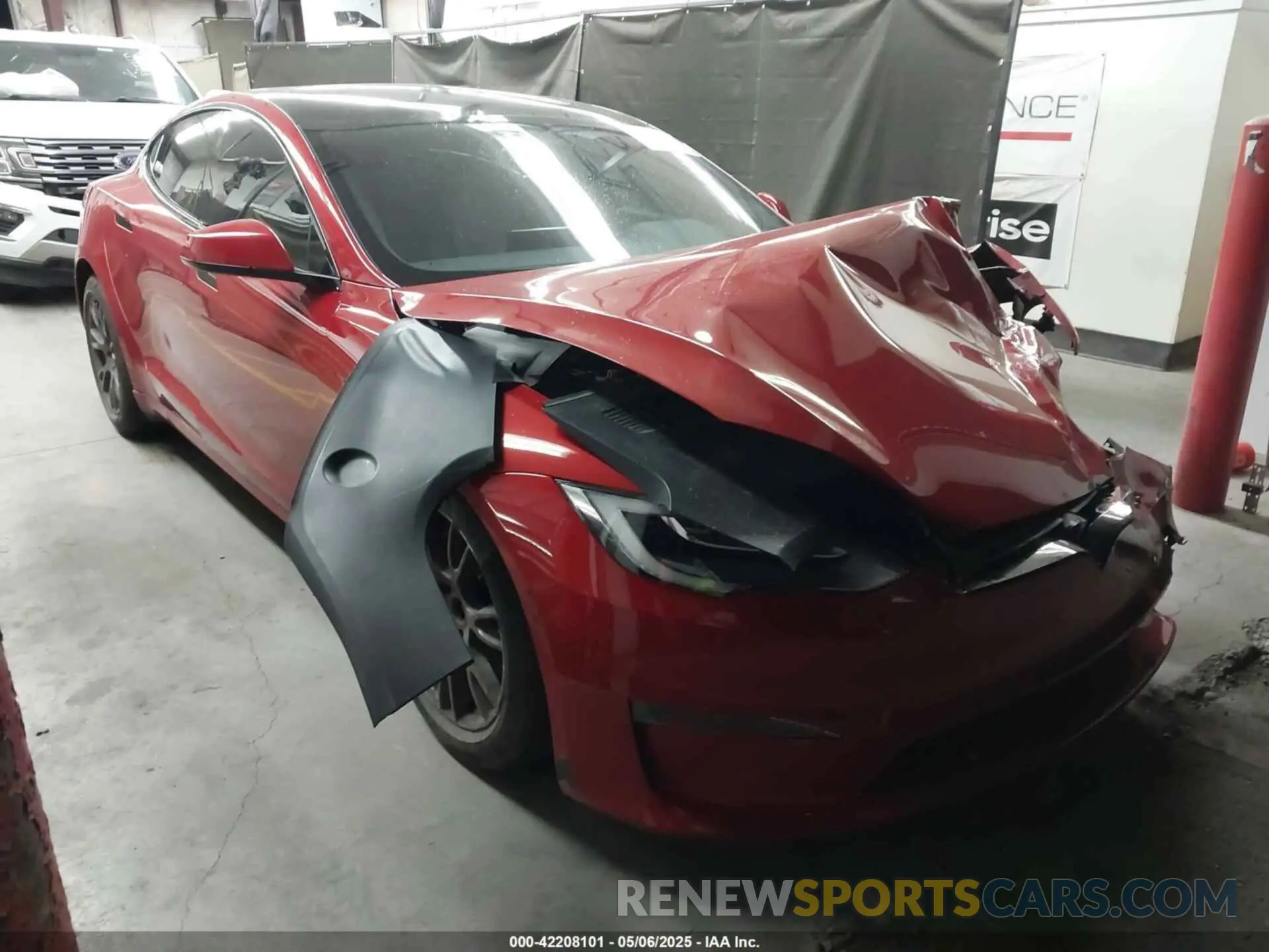 1 Photograph of a damaged car 5YJSA1E61NF471785 TESLA MODEL S 2022