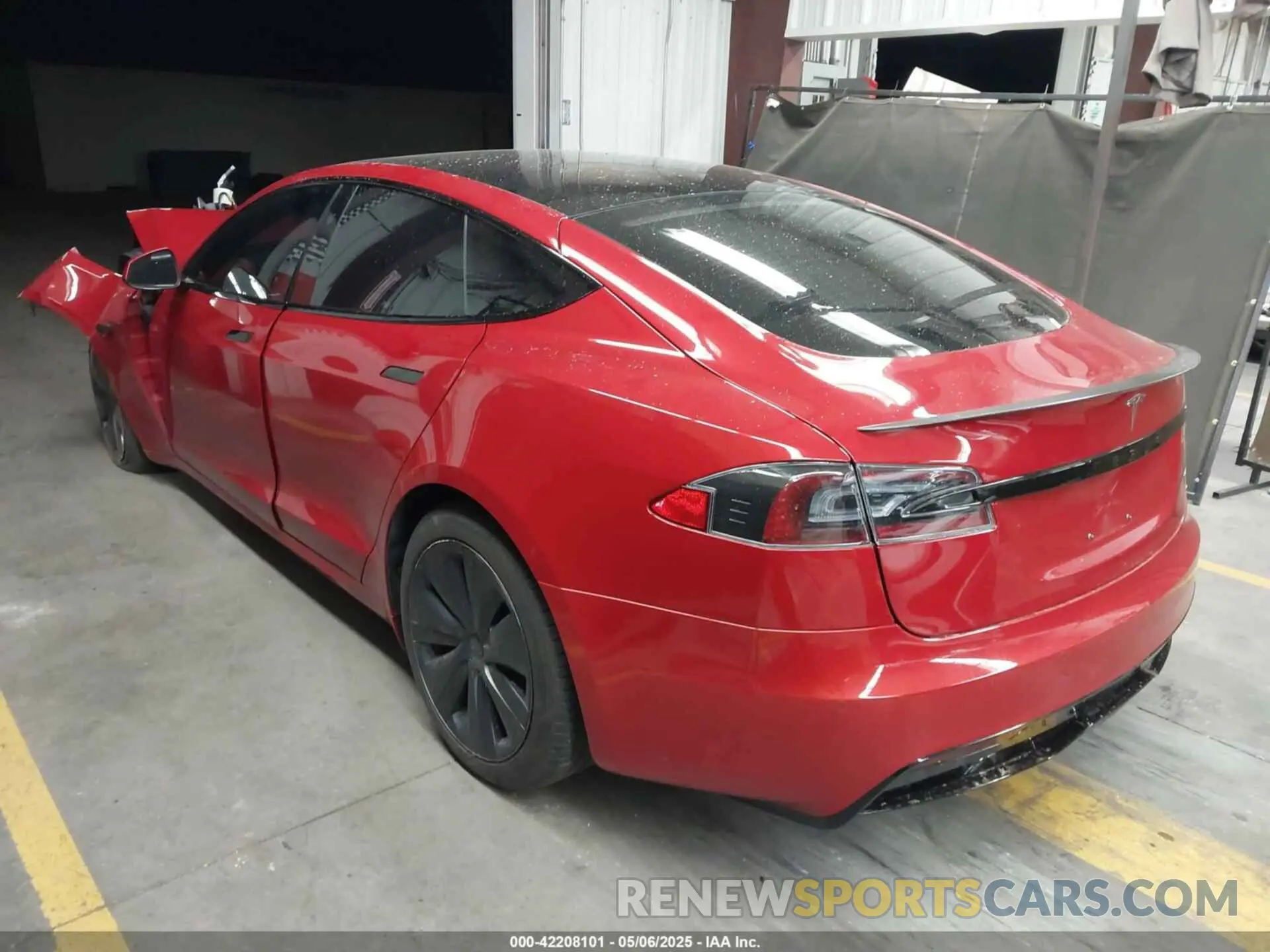 3 Photograph of a damaged car 5YJSA1E61NF471785 TESLA MODEL S 2022