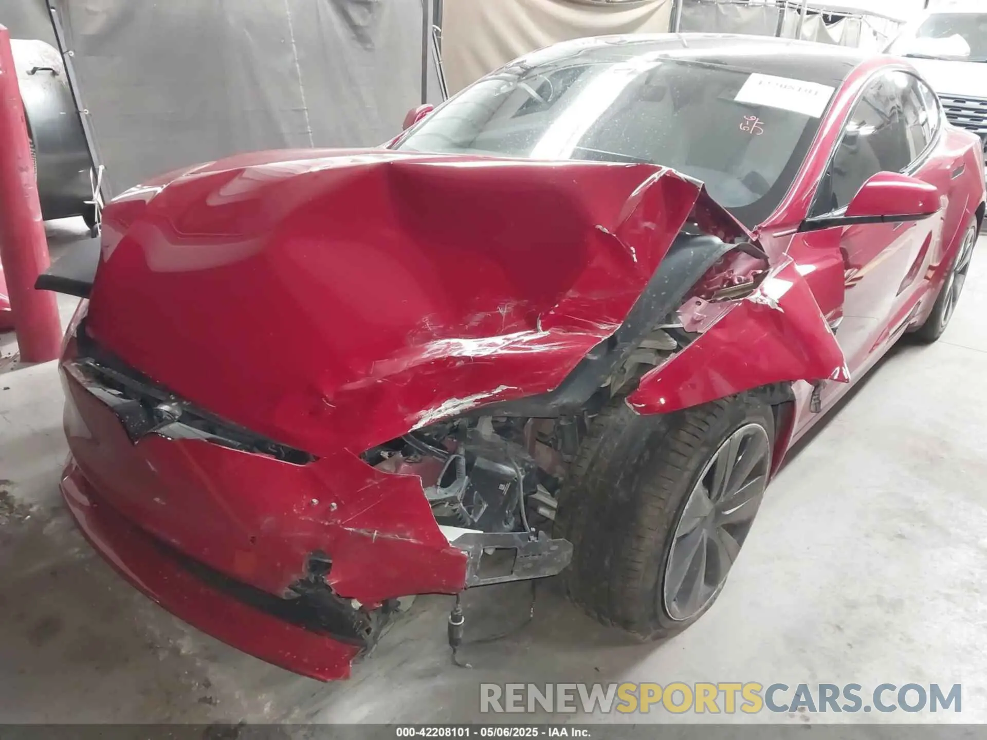 6 Photograph of a damaged car 5YJSA1E61NF471785 TESLA MODEL S 2022