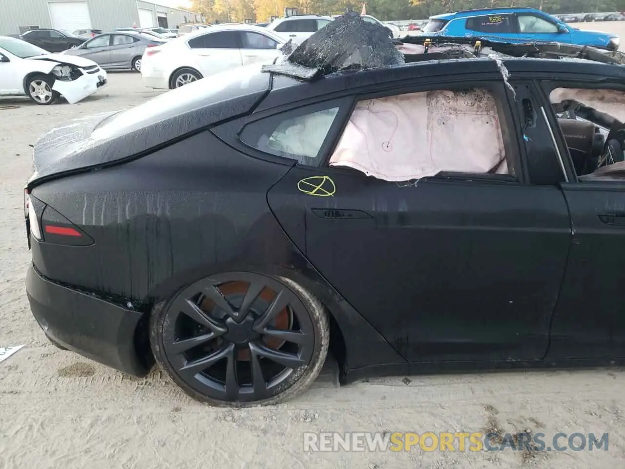 6 Photograph of a damaged car 5YJSA1E62NF485548 TESLA MODEL S 2022