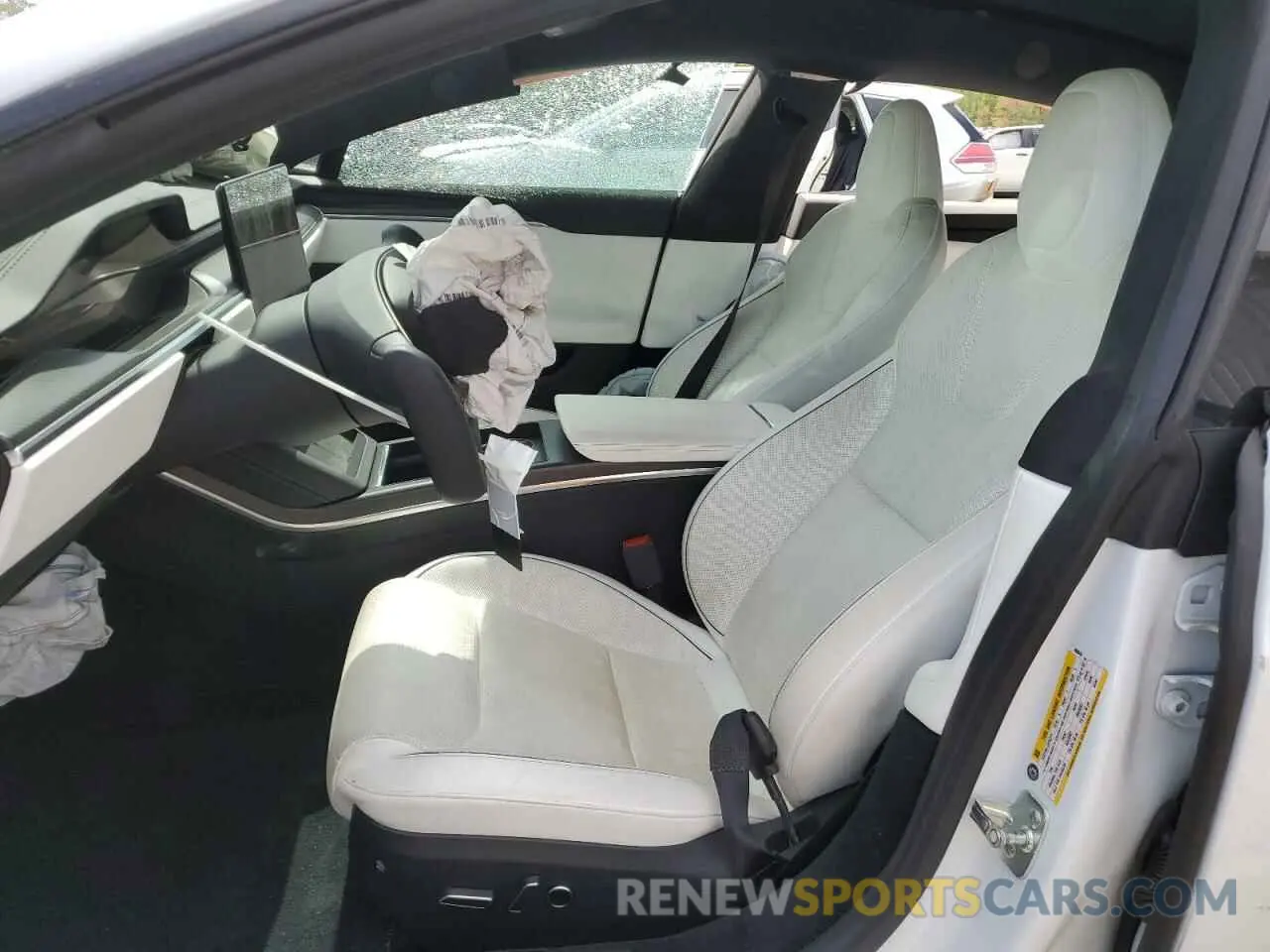 7 Photograph of a damaged car 5YJSA1E63NF460643 TESLA MODEL S 2022