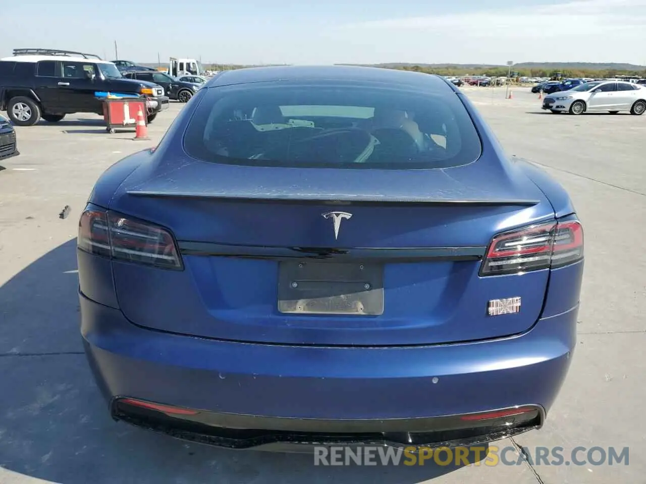 6 Photograph of a damaged car 5YJSA1E63NF472341 TESLA MODEL S 2022