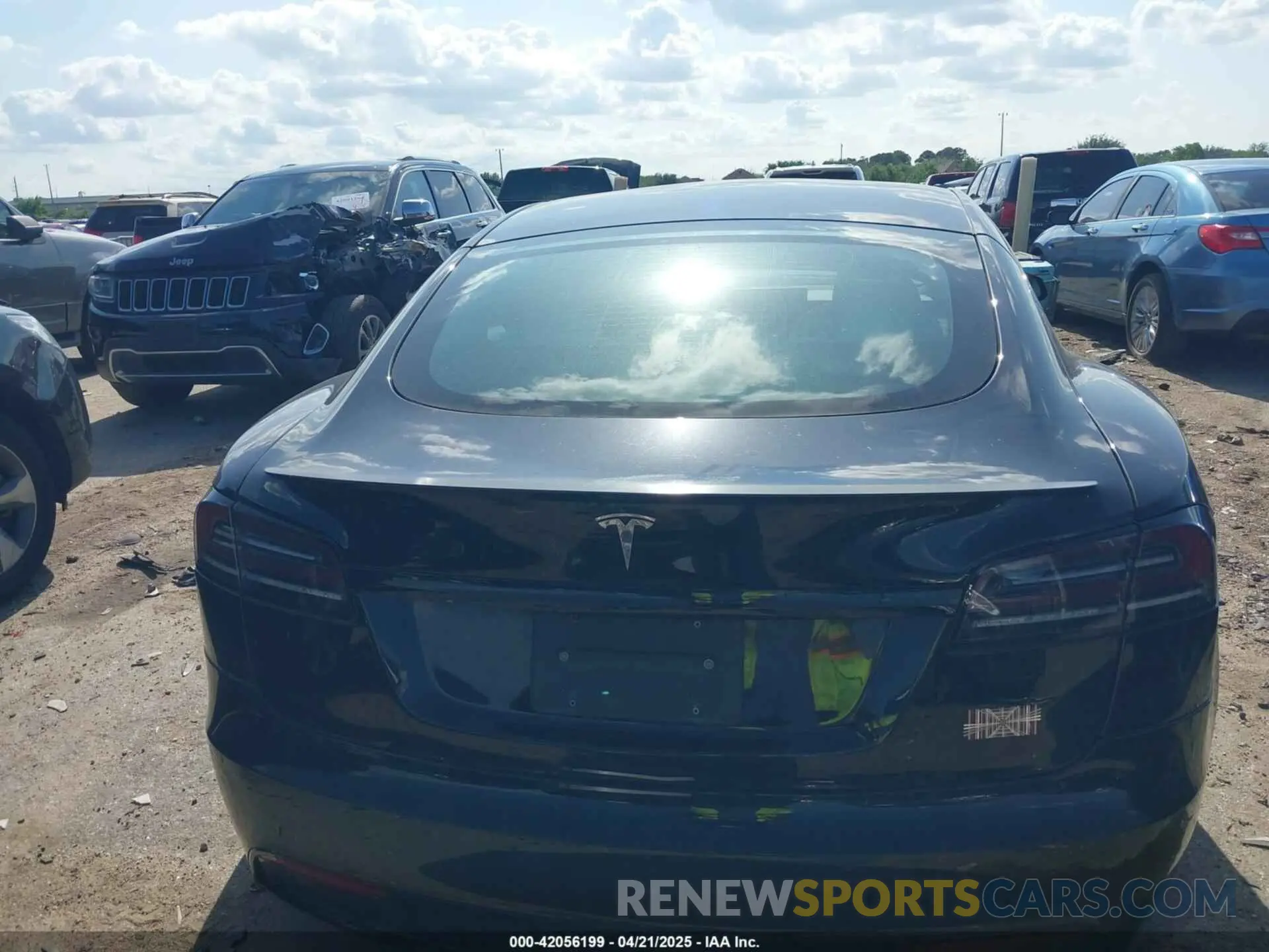 15 Photograph of a damaged car 5YJSA1E63NF478351 TESLA MODEL S 2022