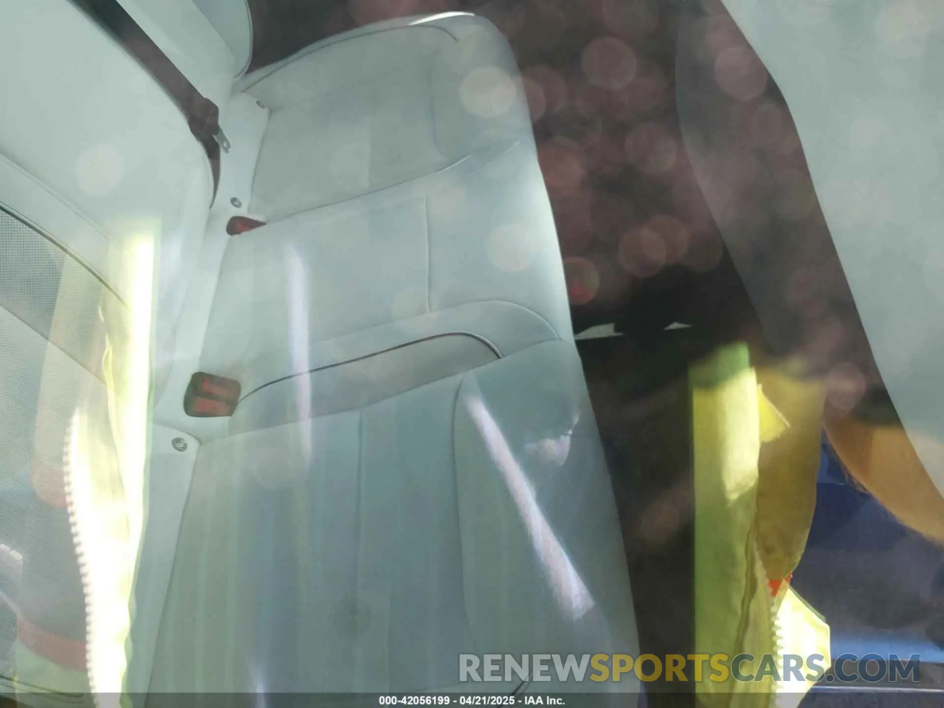 8 Photograph of a damaged car 5YJSA1E63NF478351 TESLA MODEL S 2022