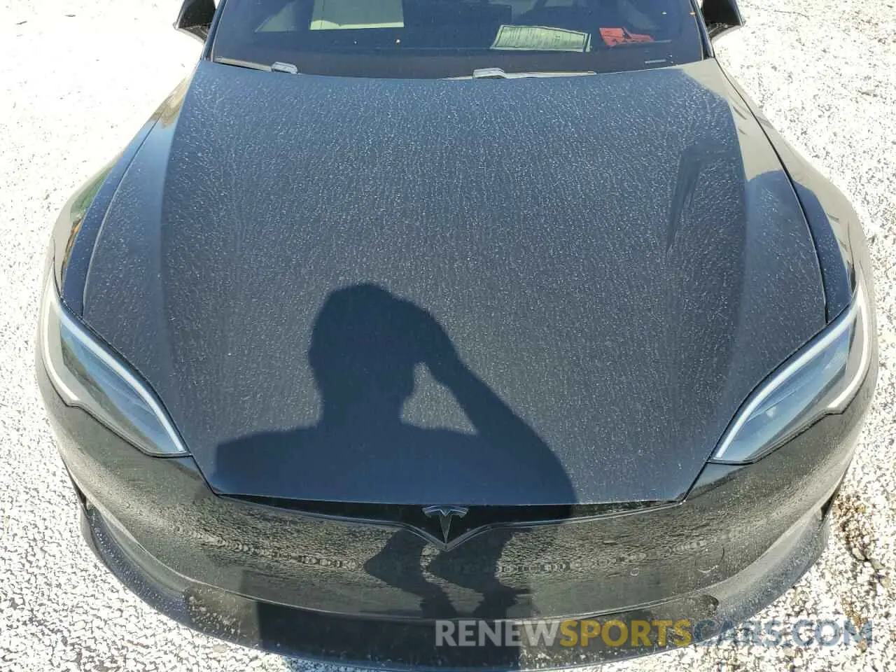 11 Photograph of a damaged car 5YJSA1E63NF483730 TESLA MODEL S 2022