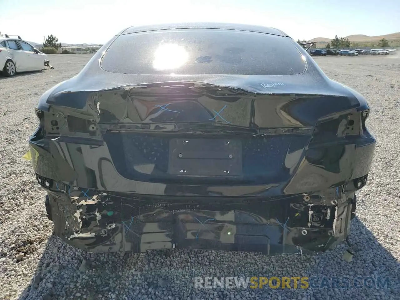 6 Photograph of a damaged car 5YJSA1E63NF483730 TESLA MODEL S 2022