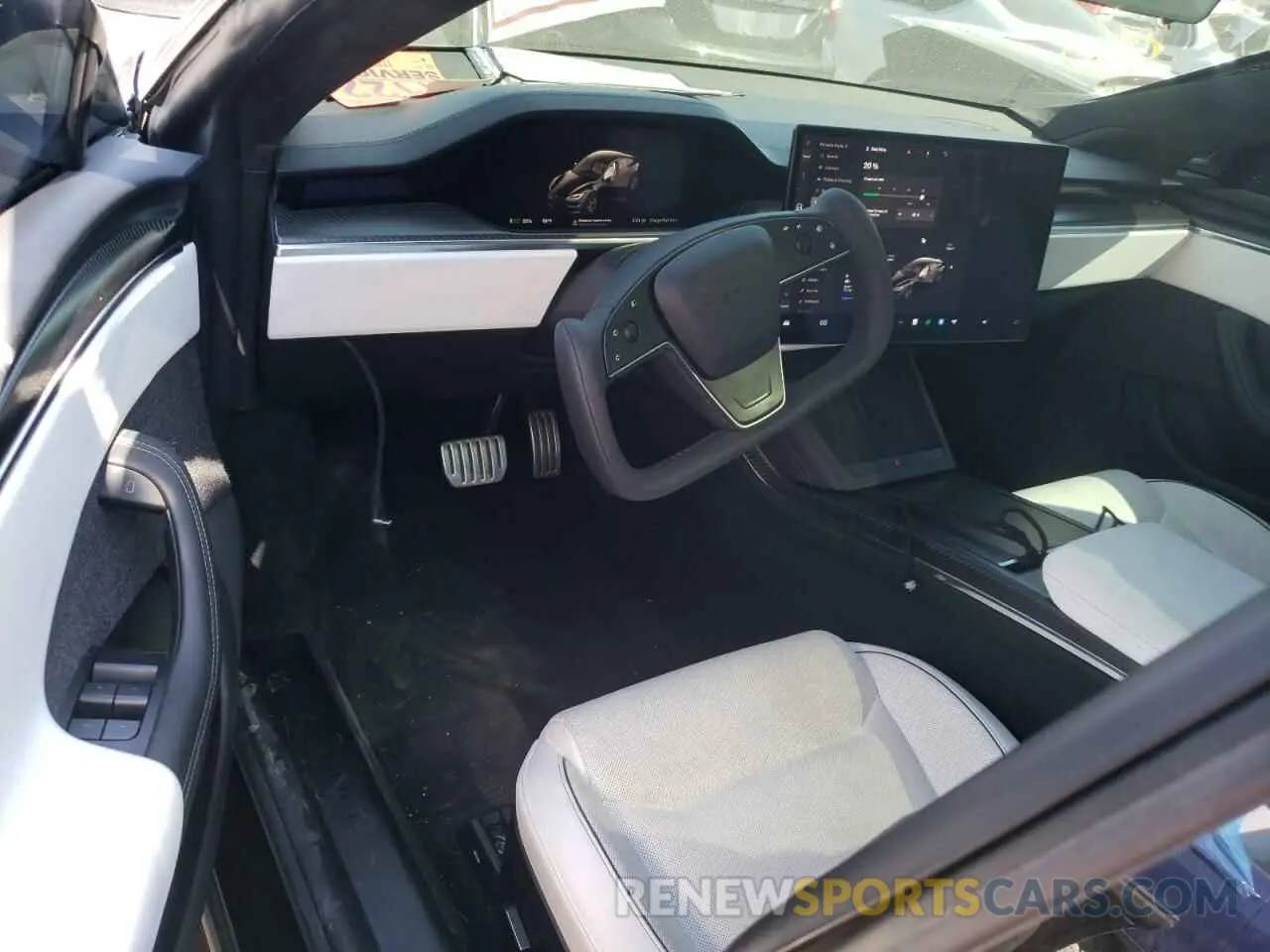 8 Photograph of a damaged car 5YJSA1E63NF483730 TESLA MODEL S 2022