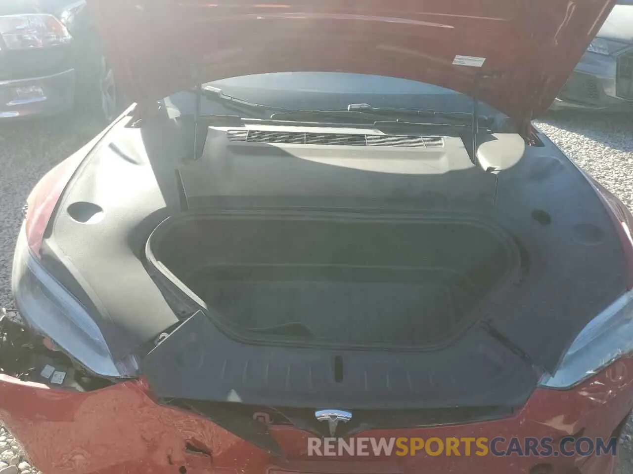 11 Photograph of a damaged car 5YJSA1E64NF459761 TESLA MODEL S 2022