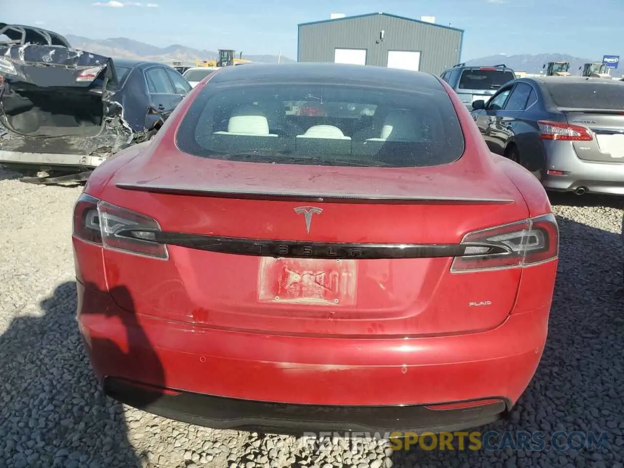6 Photograph of a damaged car 5YJSA1E64NF459761 TESLA MODEL S 2022