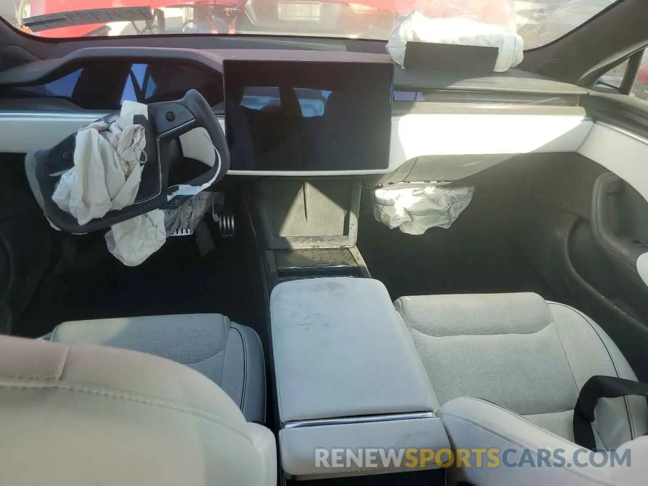 8 Photograph of a damaged car 5YJSA1E64NF459761 TESLA MODEL S 2022