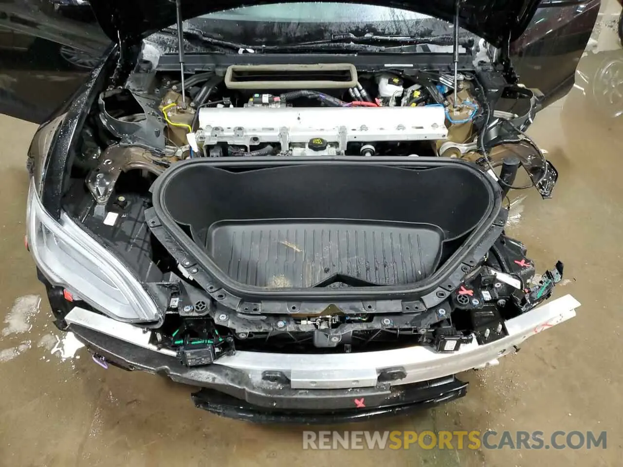 11 Photograph of a damaged car 5YJSA1E64NF466001 TESLA MODEL S 2022
