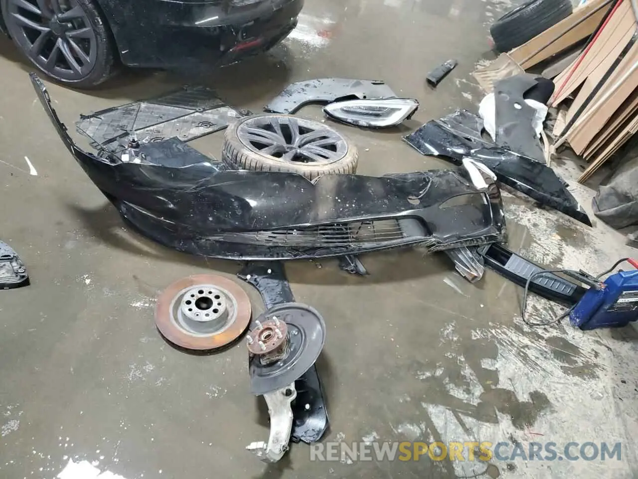 12 Photograph of a damaged car 5YJSA1E64NF466001 TESLA MODEL S 2022