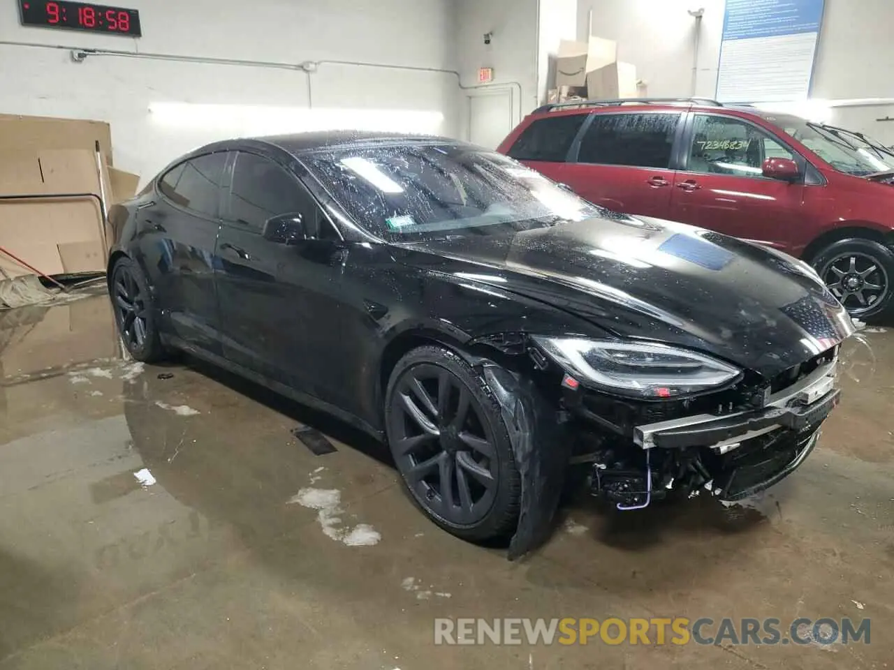 4 Photograph of a damaged car 5YJSA1E64NF466001 TESLA MODEL S 2022