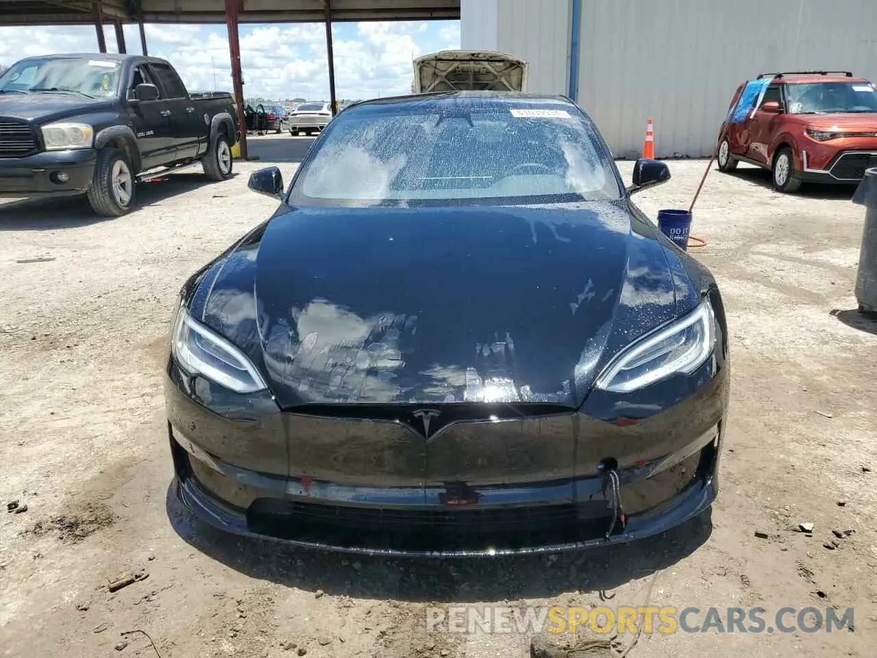 5 Photograph of a damaged car 5YJSA1E64NF469304 TESLA MODEL S 2022