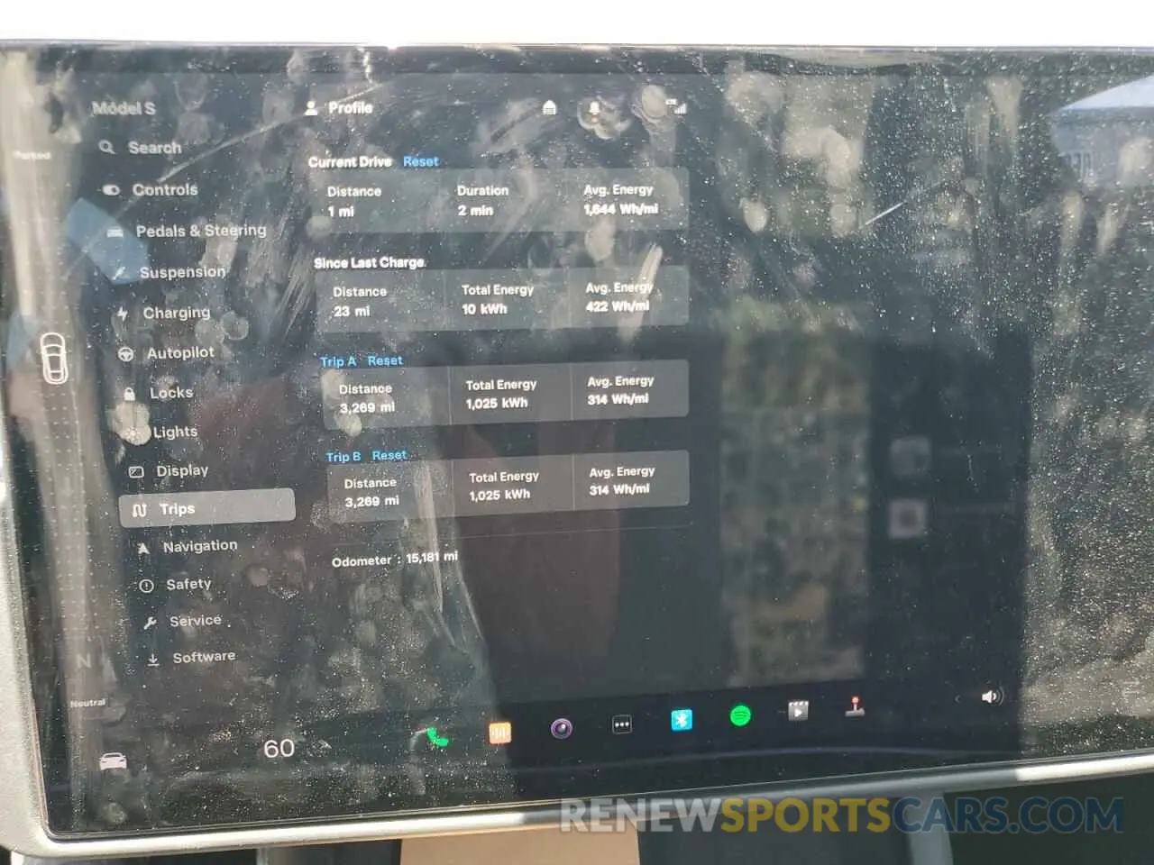 9 Photograph of a damaged car 5YJSA1E64NF469304 TESLA MODEL S 2022
