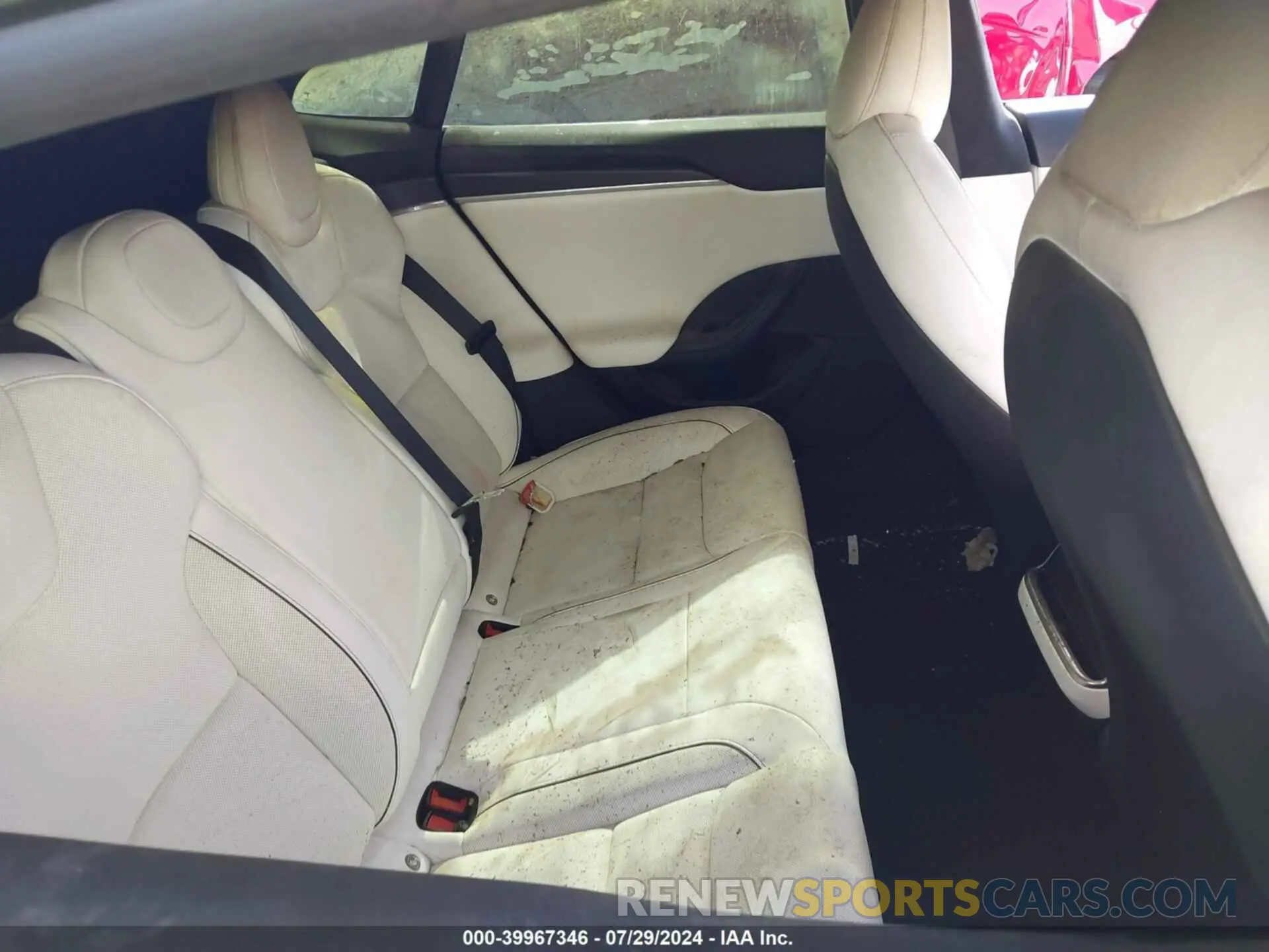 7 Photograph of a damaged car 5YJSA1E64NF474034 TESLA MODEL S 2022