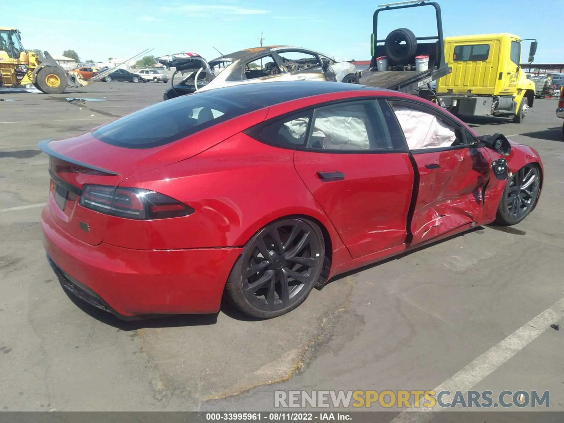 4 Photograph of a damaged car 5YJSA1E64NF477130 TESLA MODEL S 2022