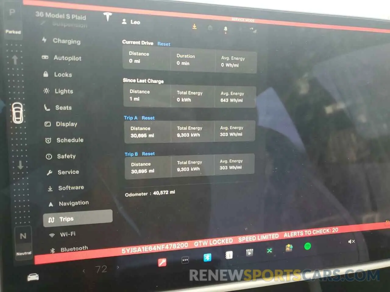 9 Photograph of a damaged car 5YJSA1E64NF478200 TESLA MODEL S 2022