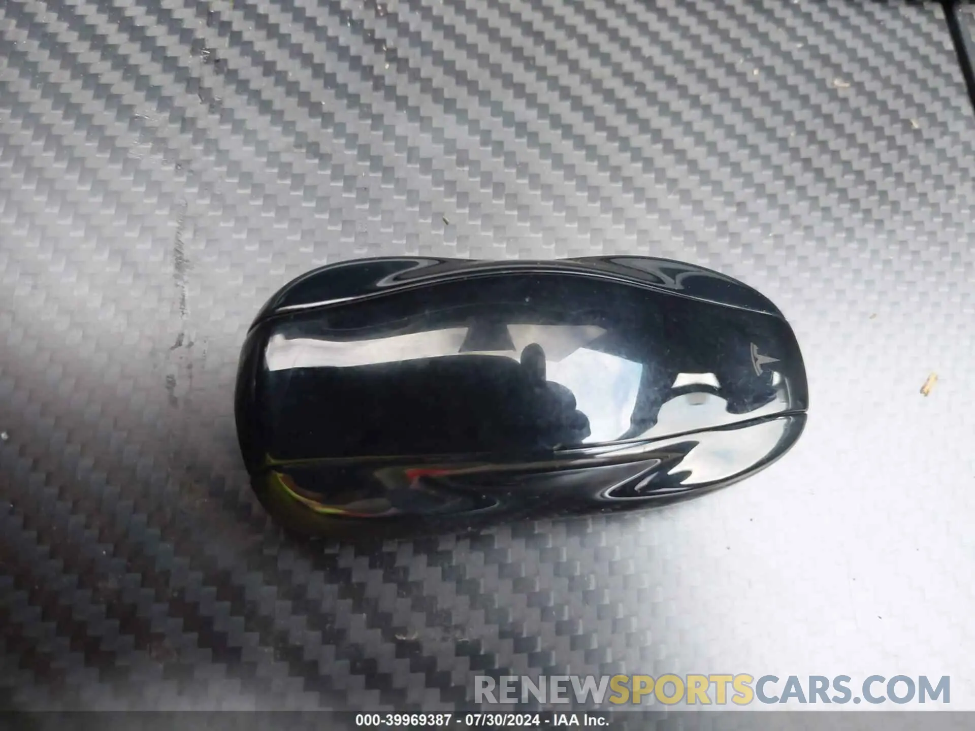 11 Photograph of a damaged car 5YJSA1E64NF480383 TESLA MODEL S 2022