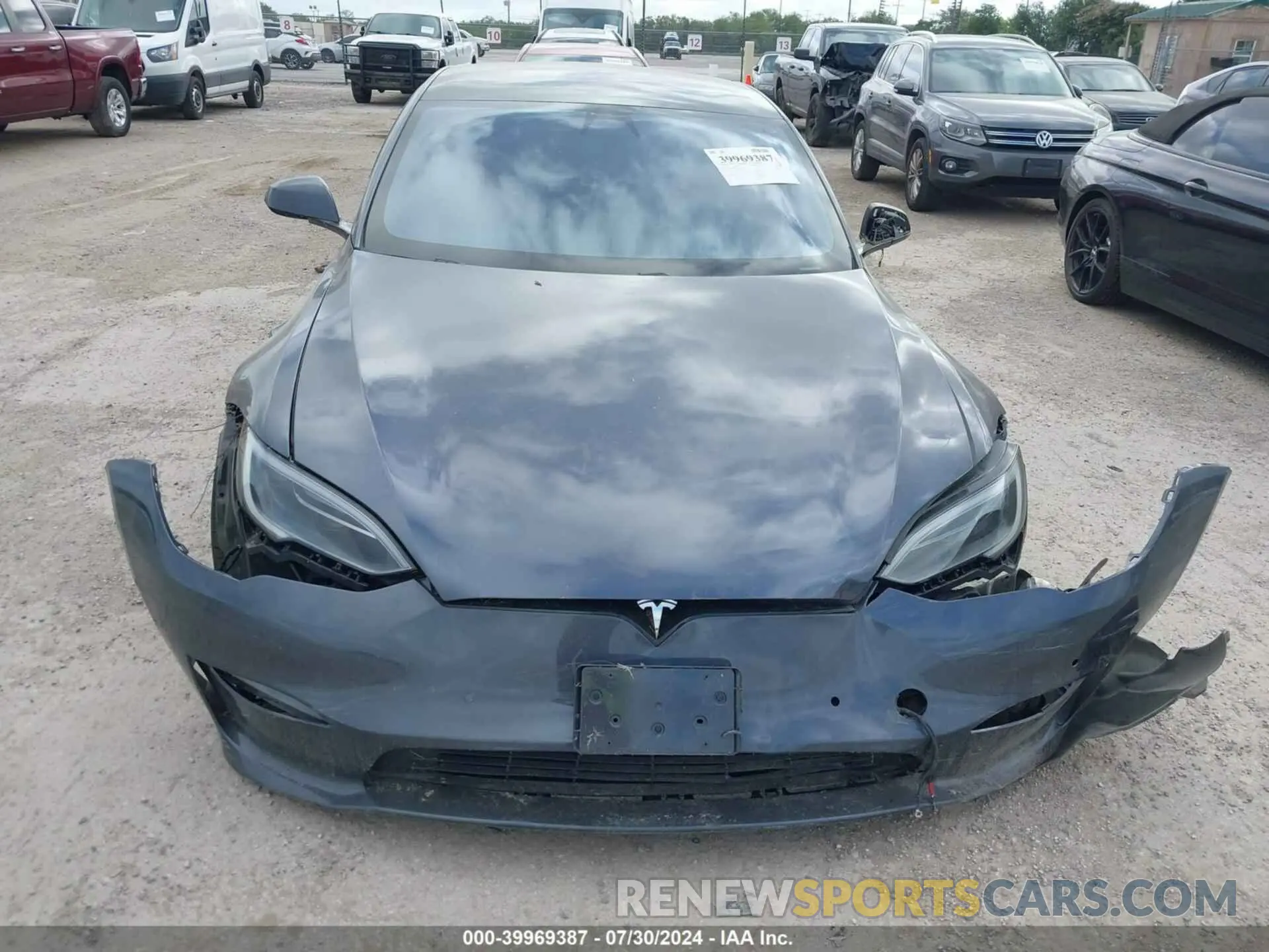 12 Photograph of a damaged car 5YJSA1E64NF480383 TESLA MODEL S 2022