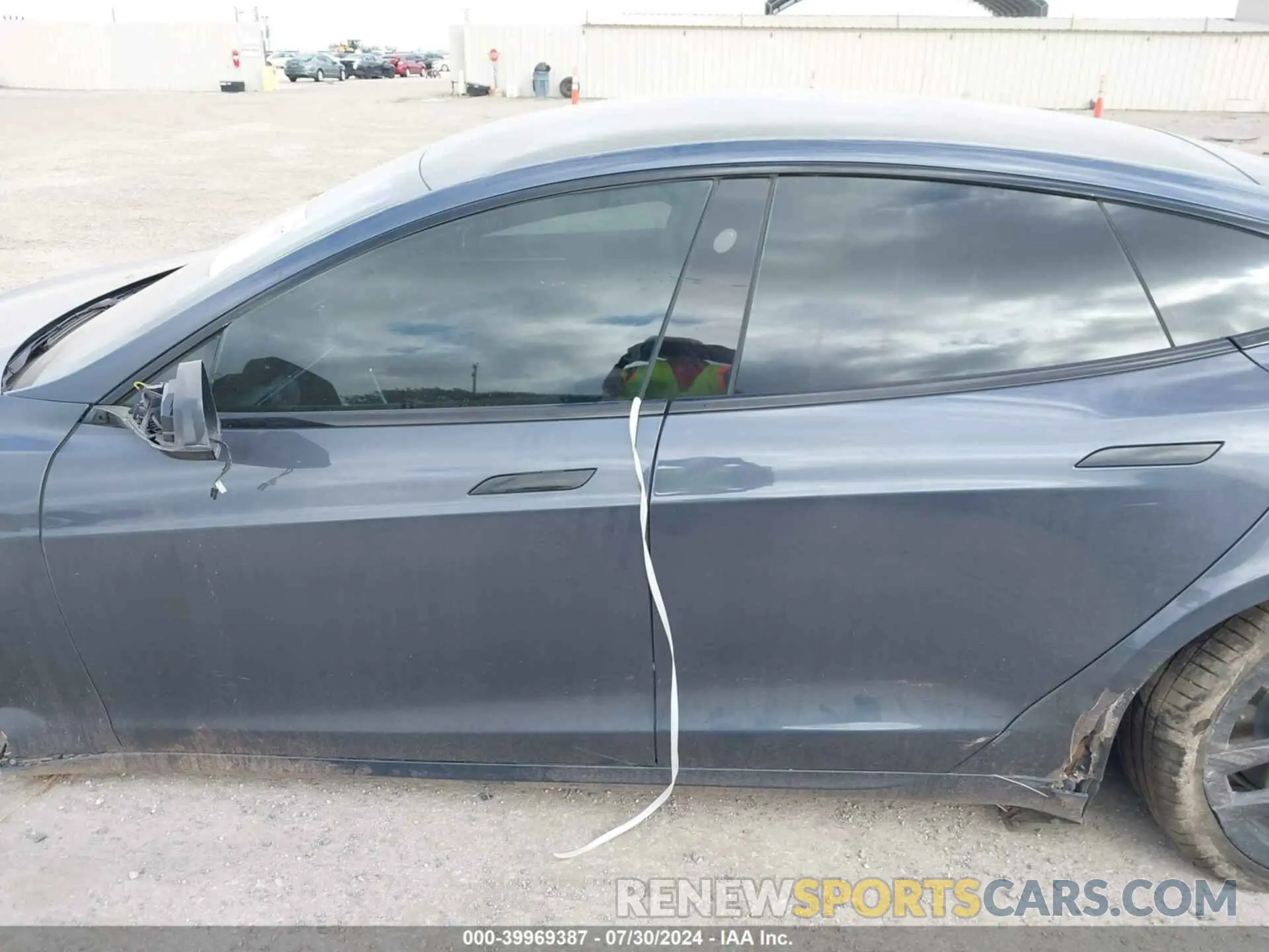 14 Photograph of a damaged car 5YJSA1E64NF480383 TESLA MODEL S 2022