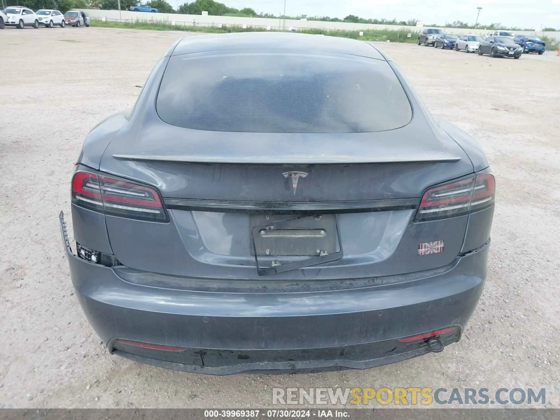 16 Photograph of a damaged car 5YJSA1E64NF480383 TESLA MODEL S 2022