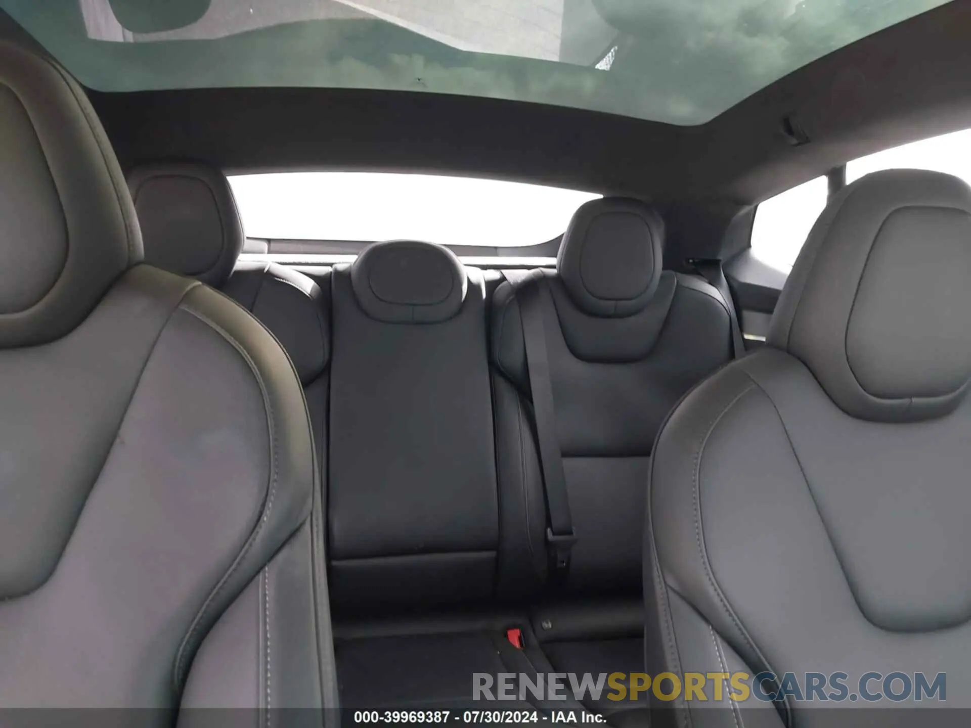 8 Photograph of a damaged car 5YJSA1E64NF480383 TESLA MODEL S 2022