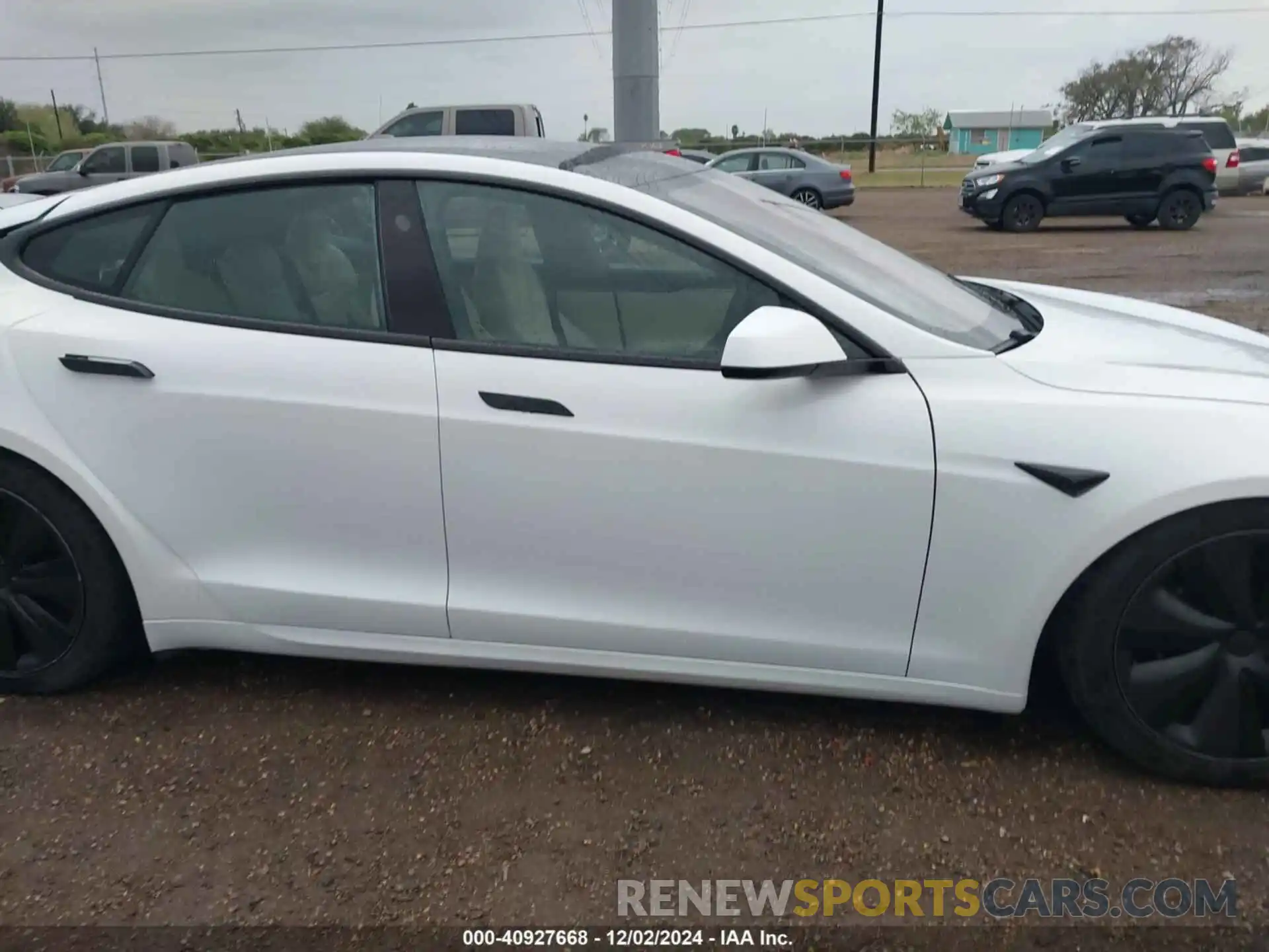 14 Photograph of a damaged car 5YJSA1E64NF496812 TESLA MODEL S 2022