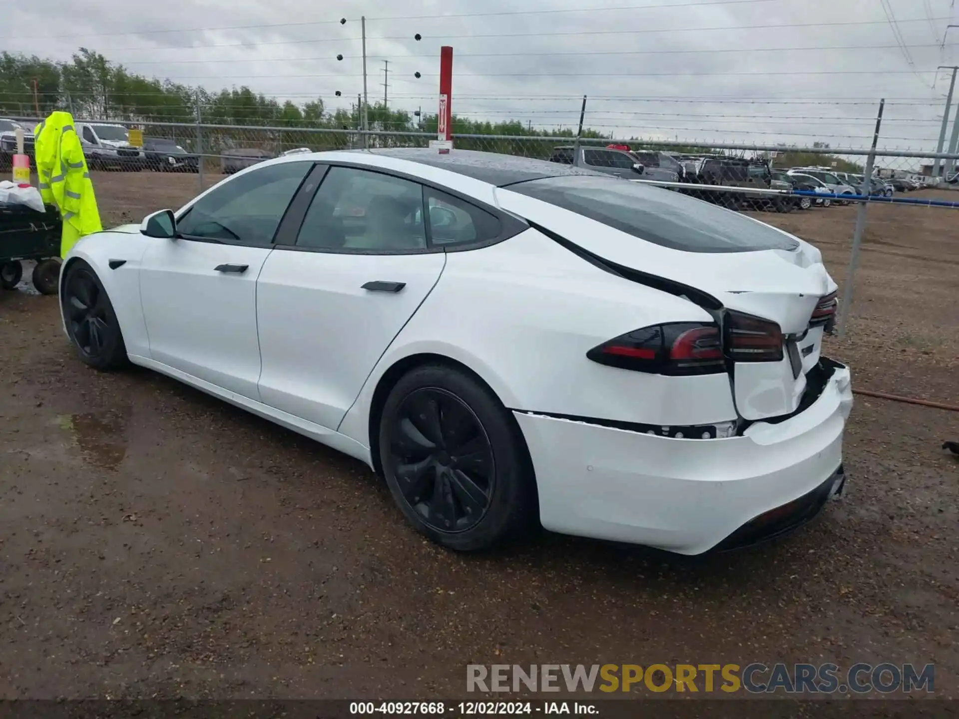 3 Photograph of a damaged car 5YJSA1E64NF496812 TESLA MODEL S 2022