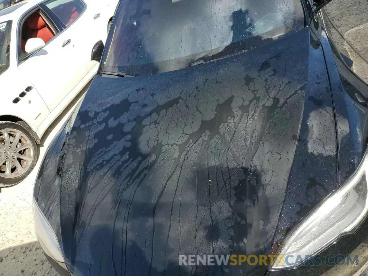 11 Photograph of a damaged car 5YJSA1E65NF458683 TESLA MODEL S 2022