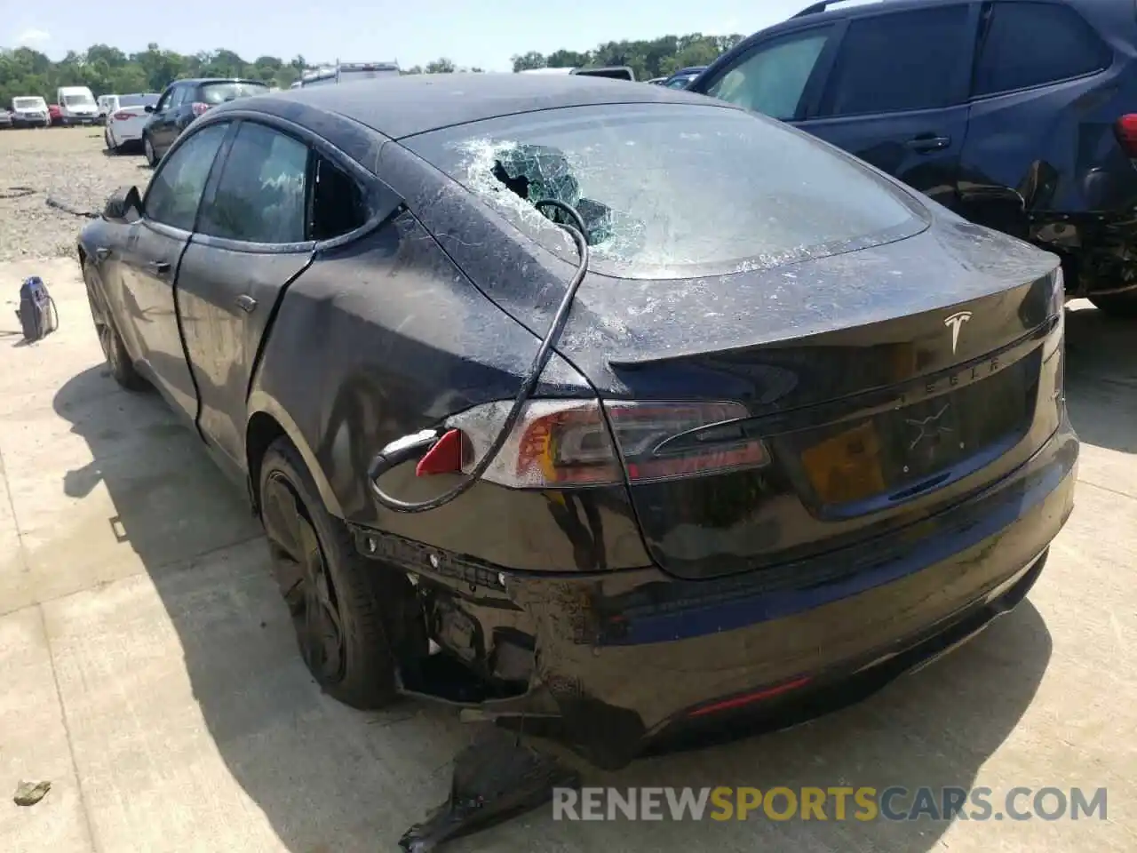 3 Photograph of a damaged car 5YJSA1E65NF459140 TESLA MODEL S 2022