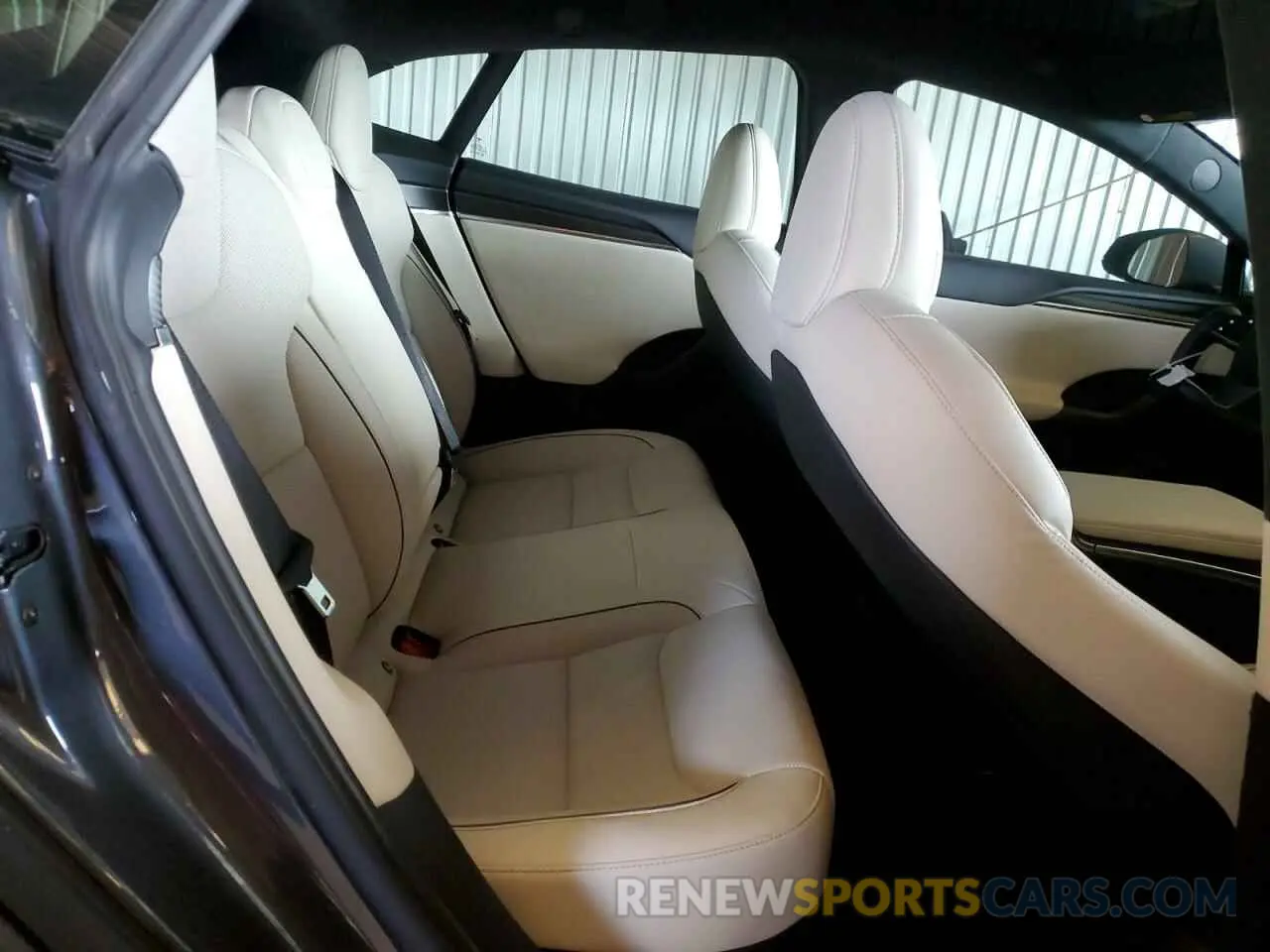 10 Photograph of a damaged car 5YJSA1E66NF480112 TESLA MODEL S 2022
