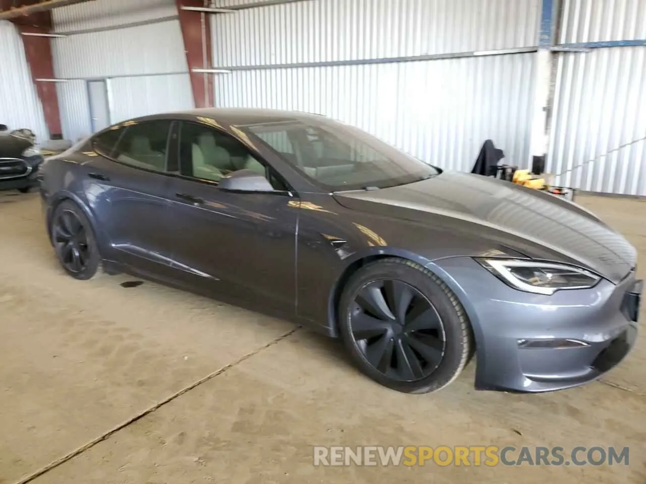 4 Photograph of a damaged car 5YJSA1E66NF480112 TESLA MODEL S 2022