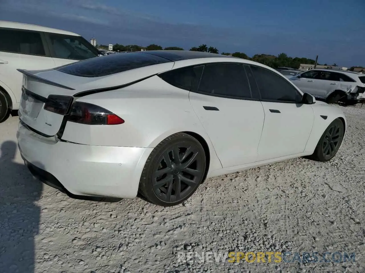 3 Photograph of a damaged car 5YJSA1E68NF459665 TESLA MODEL S 2022