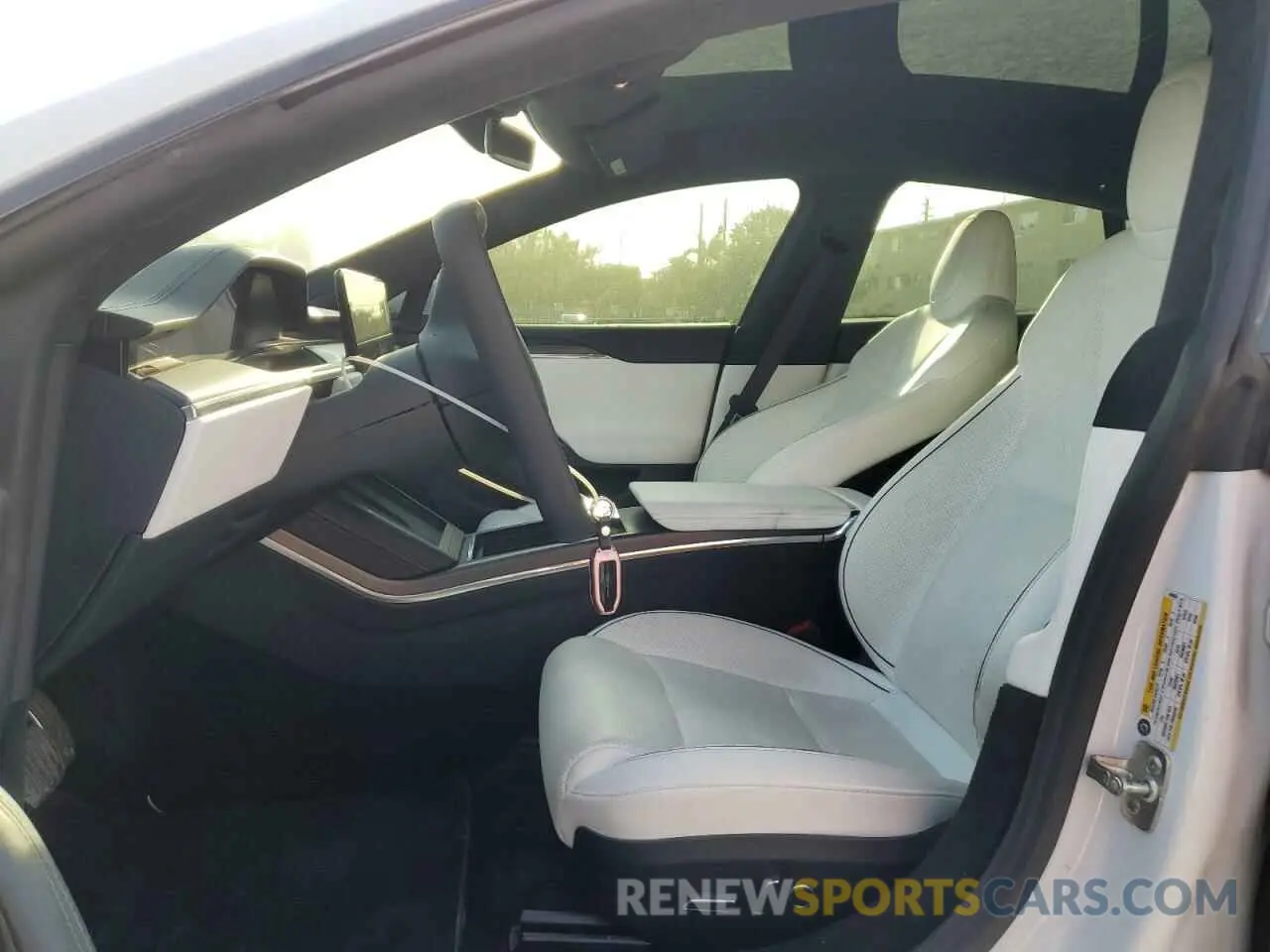 7 Photograph of a damaged car 5YJSA1E68NF459665 TESLA MODEL S 2022