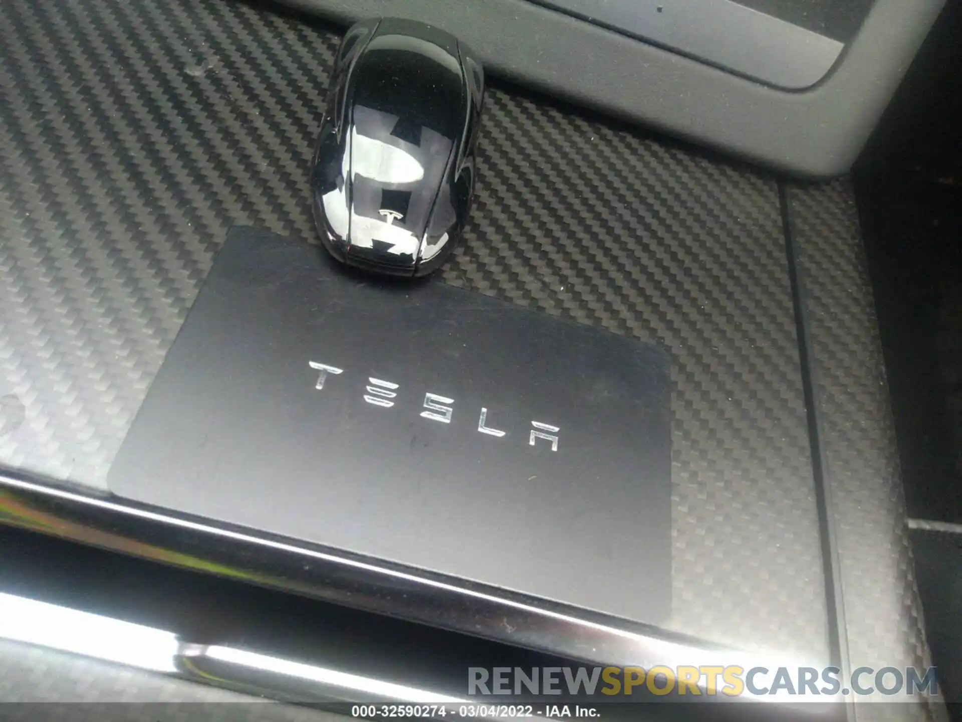 11 Photograph of a damaged car 5YJSA1E68NF462128 TESLA MODEL S 2022