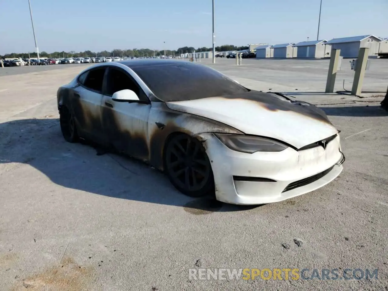 4 Photograph of a damaged car 5YJSA1E68NF462291 TESLA MODEL S 2022