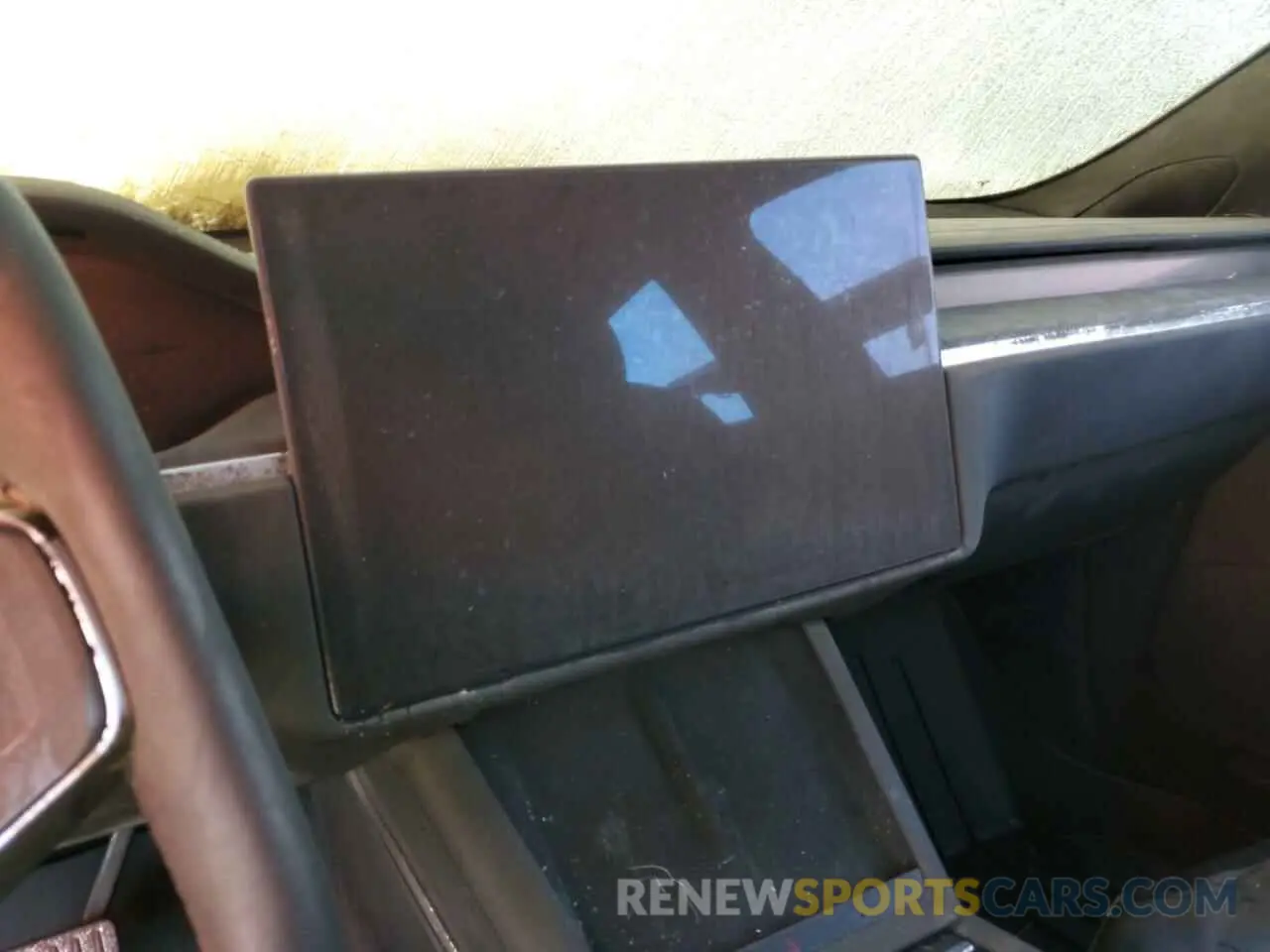 9 Photograph of a damaged car 5YJSA1E68NF462291 TESLA MODEL S 2022