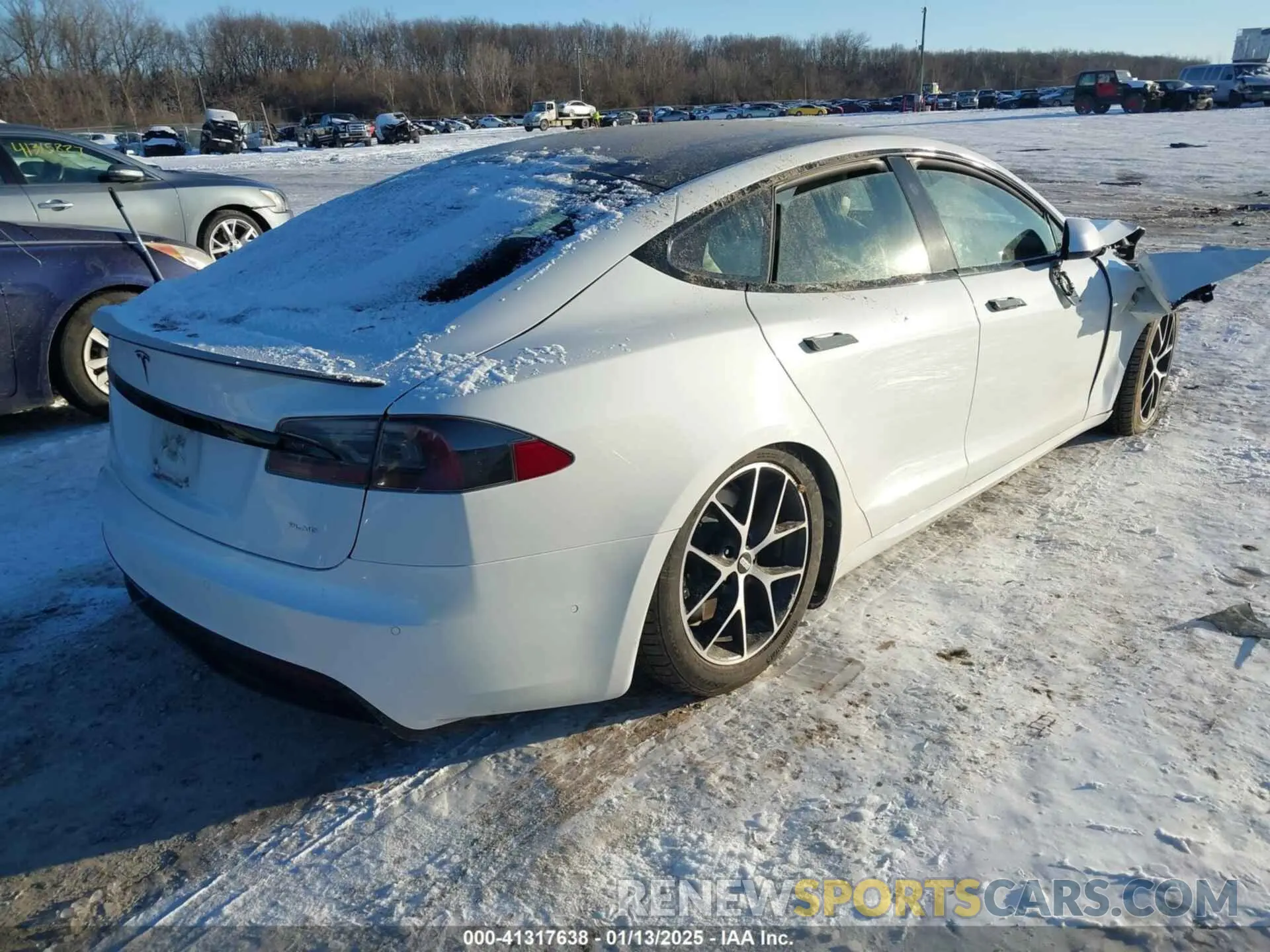 4 Photograph of a damaged car 5YJSA1E68NF468530 TESLA MODEL S 2022