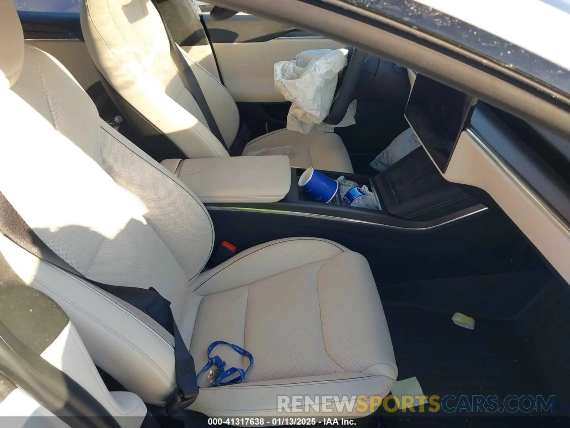 5 Photograph of a damaged car 5YJSA1E68NF468530 TESLA MODEL S 2022