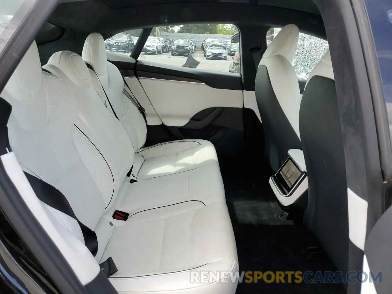 10 Photograph of a damaged car 5YJSA1E69NF460808 TESLA MODEL S 2022