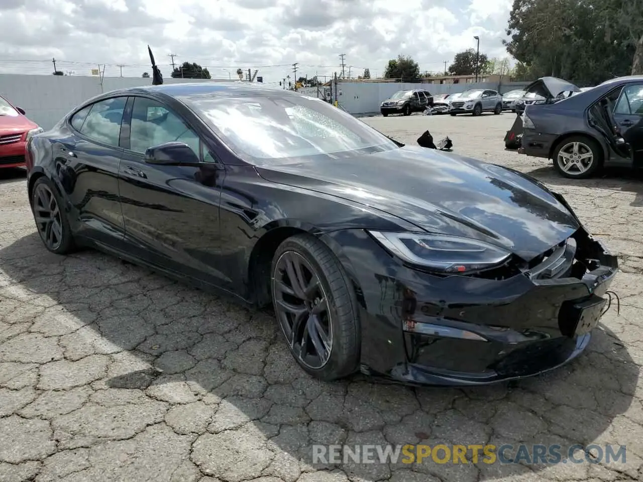 4 Photograph of a damaged car 5YJSA1E69NF460808 TESLA MODEL S 2022