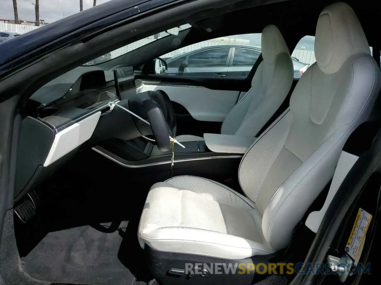 7 Photograph of a damaged car 5YJSA1E69NF460808 TESLA MODEL S 2022