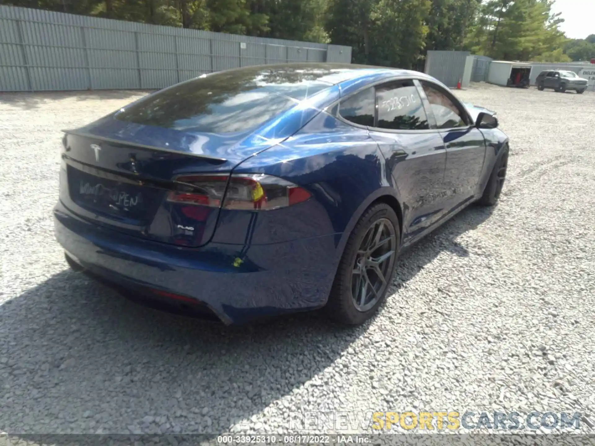 4 Photograph of a damaged car 5YJSA1E69NF460940 TESLA MODEL S 2022