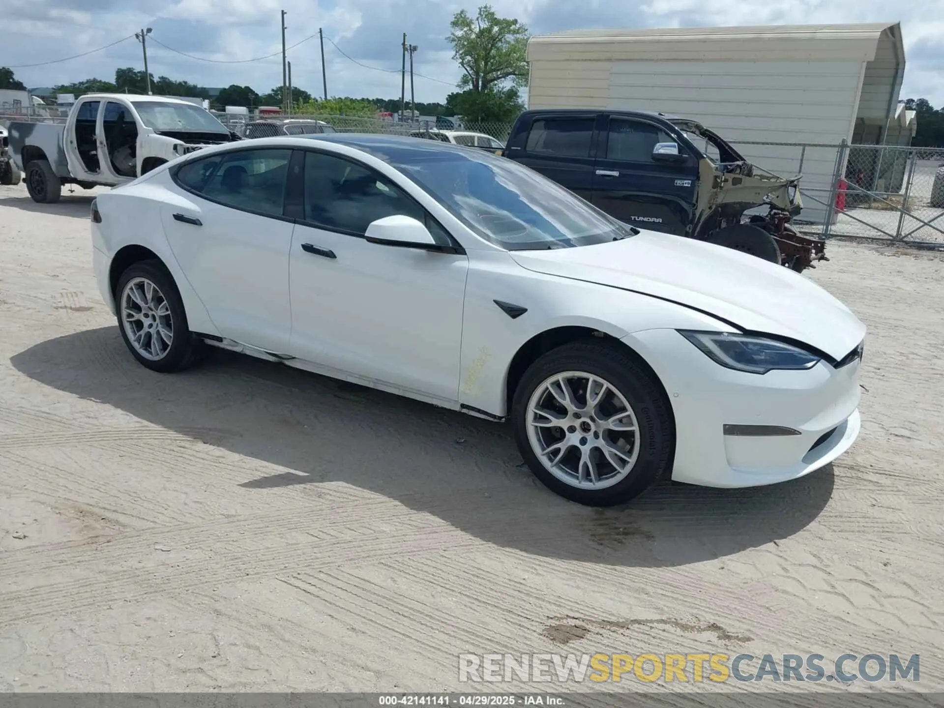 1 Photograph of a damaged car 5YJSA1E6XNF473888 TESLA MODEL S 2022