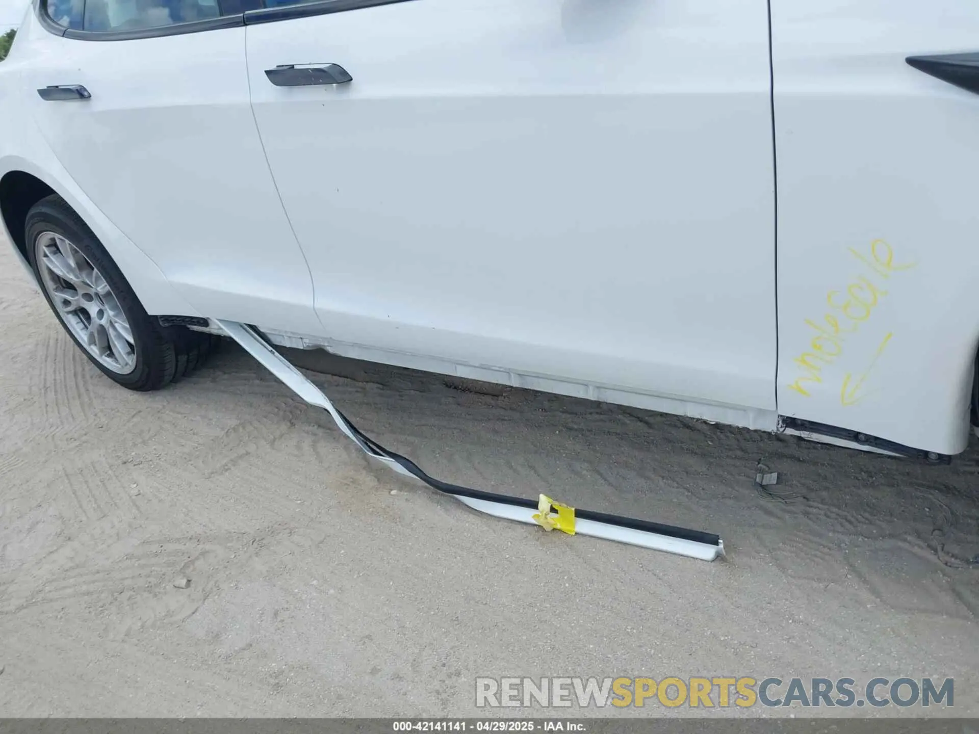 16 Photograph of a damaged car 5YJSA1E6XNF473888 TESLA MODEL S 2022