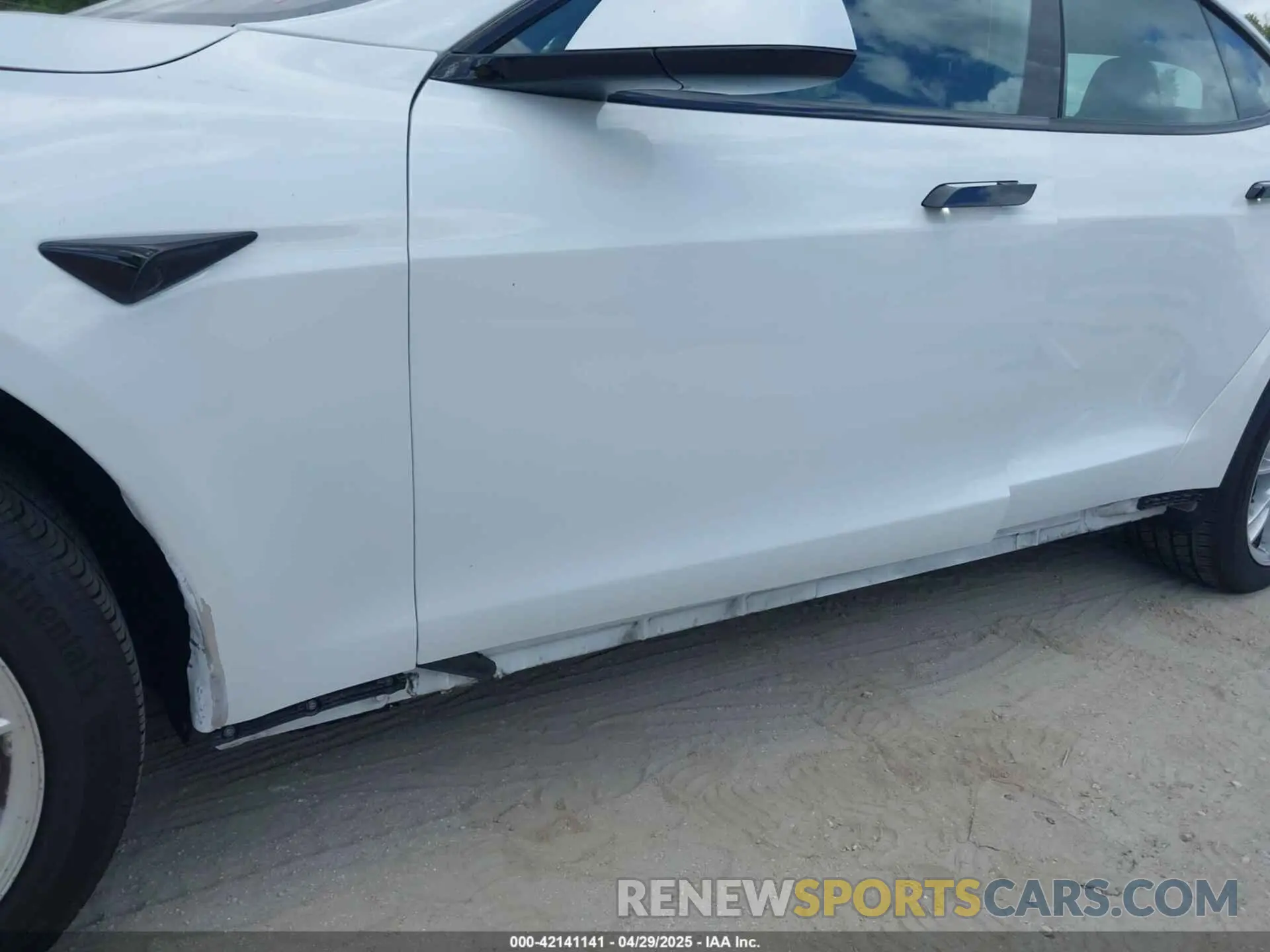6 Photograph of a damaged car 5YJSA1E6XNF473888 TESLA MODEL S 2022