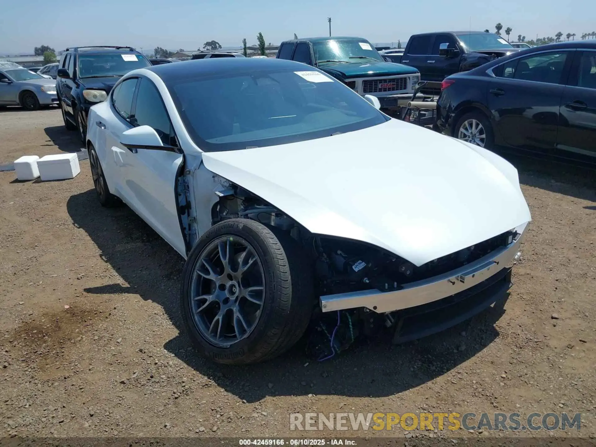 1 Photograph of a damaged car 5YJSA1E51PF499919 TESLA MODEL S 2023