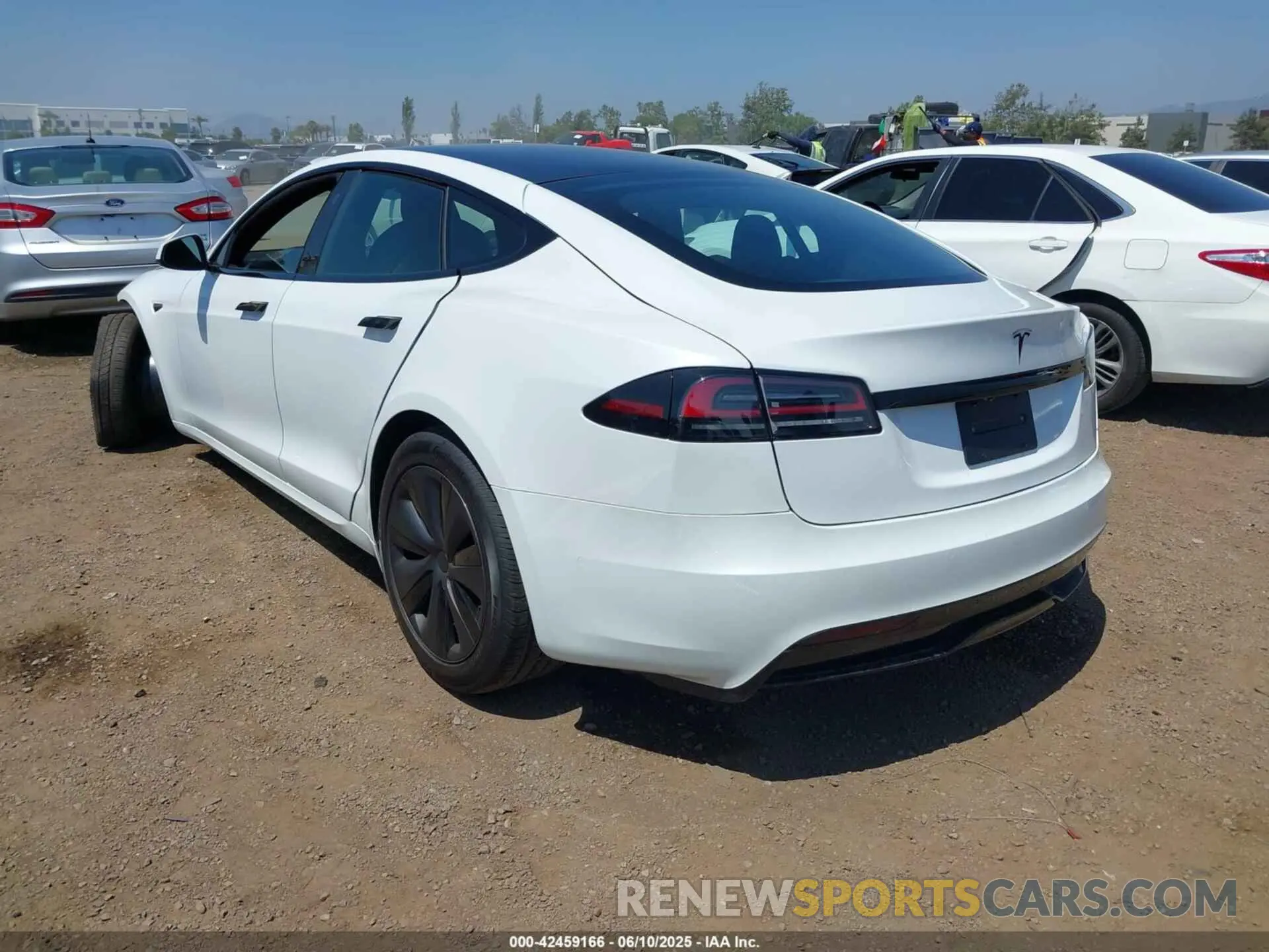 3 Photograph of a damaged car 5YJSA1E51PF499919 TESLA MODEL S 2023